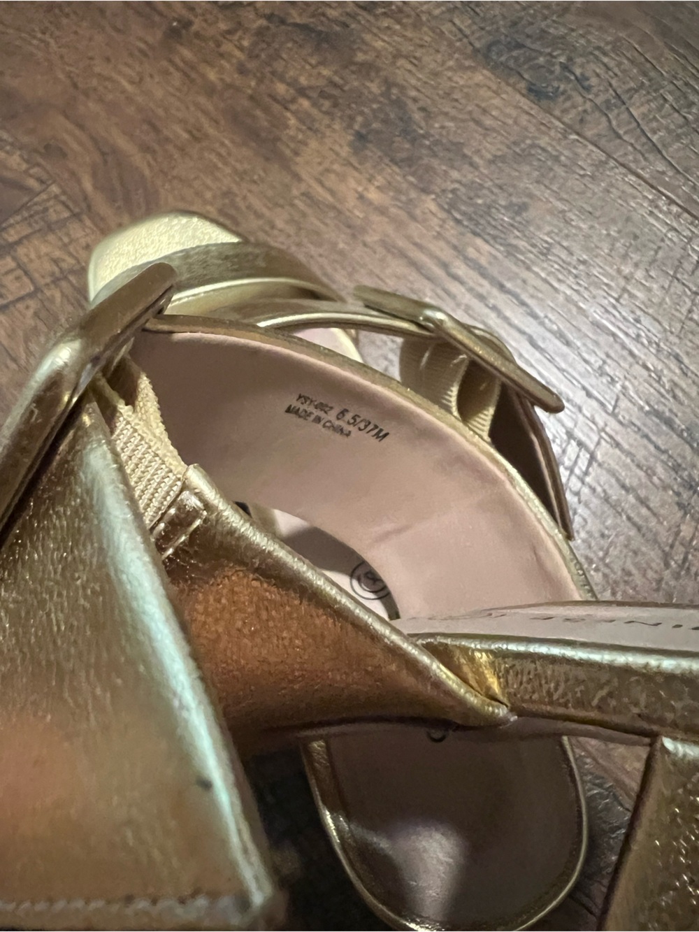 Chinese Laundry Heels Yippy Sandals in Gold Size 6.5 - Picture 4 of 5